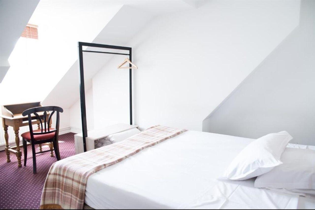 Le Victor Hugo Hotel Montrouge Exterior photo